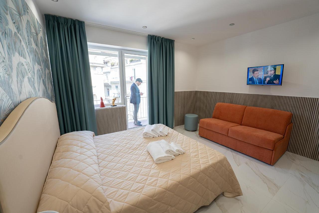 Greros H. Rooms Napoli Centro By Clapa Group Dislocated Hospitality Eksteriør billede