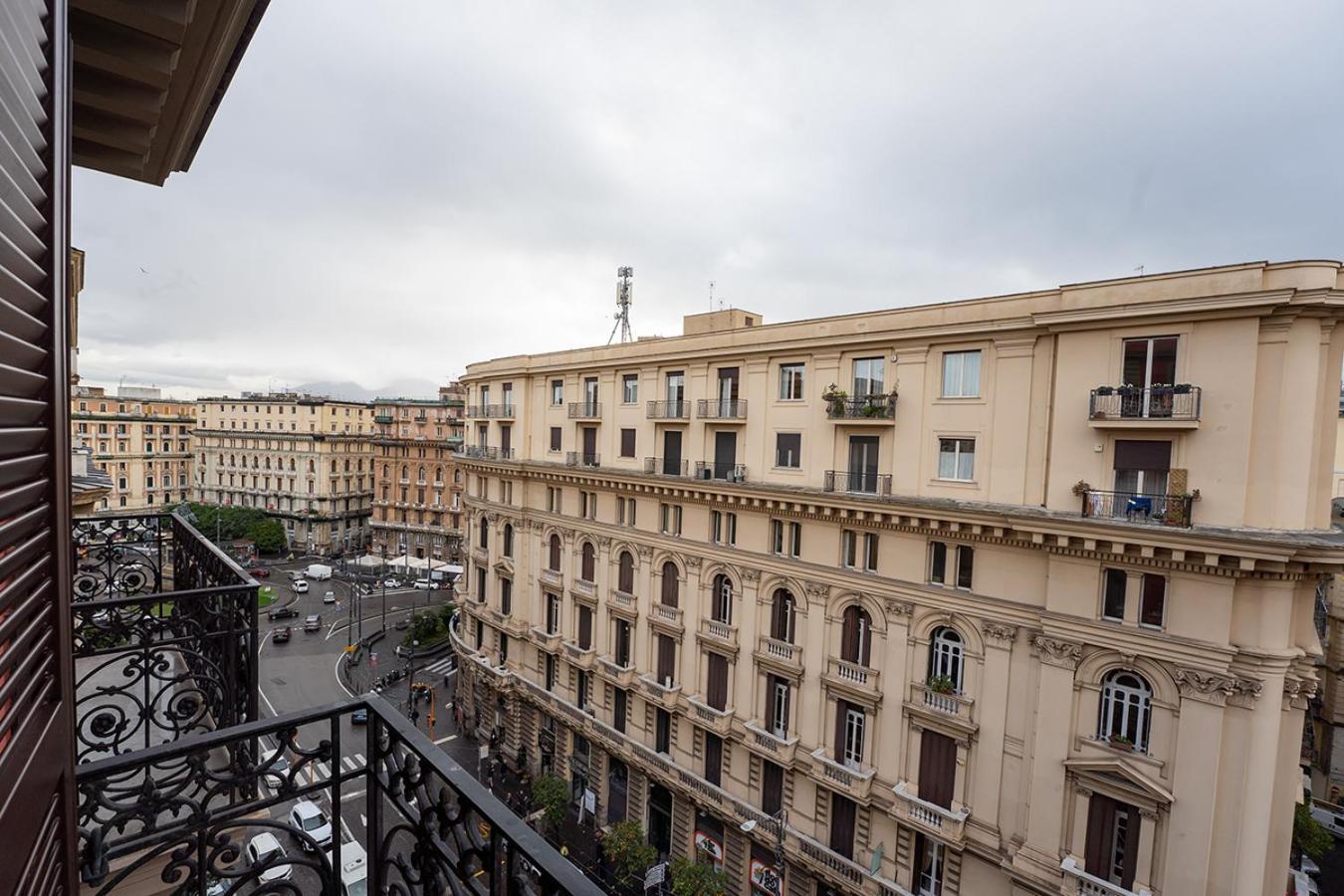 Greros H. Rooms Napoli Centro By Clapa Group Dislocated Hospitality Eksteriør billede